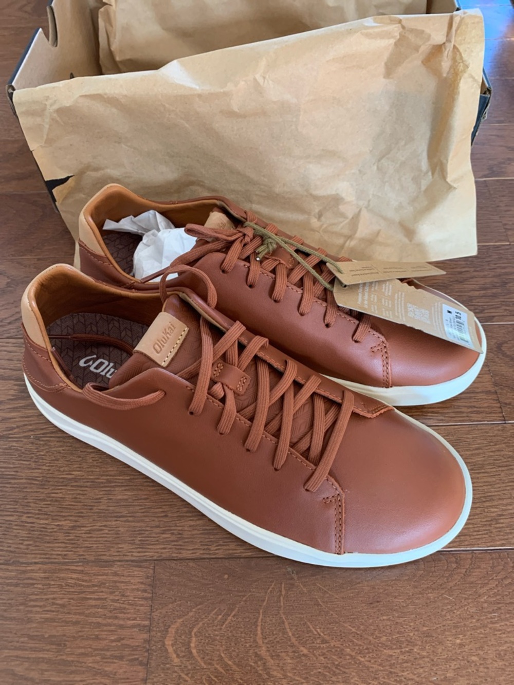 OluKai Lae'ahi Li'ili'i Sneakers NWT